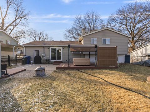 Tiny photo for 2415 N Hazelwood Avenue, Davenport, IA 52804 (MLS # 12560026)