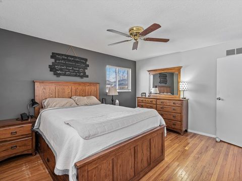 Tiny photo for 2415 N Hazelwood Avenue, Davenport, IA 52804 (MLS # 12560026)