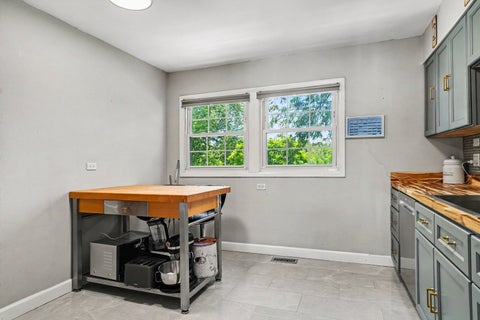 Tiny photo for 1355 Devonshire Lane, Hoffman Estates, IL 60169 (MLS # 12679602)