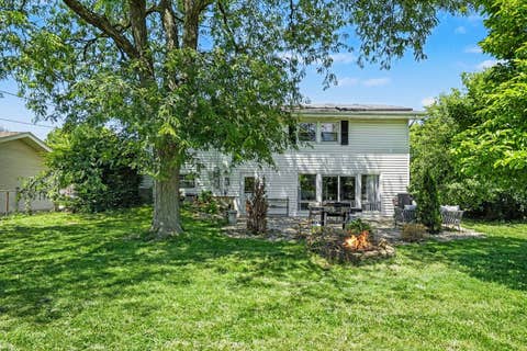 Tiny photo for 1355 Devonshire Lane, Hoffman Estates, IL 60169 (MLS # 12679602)