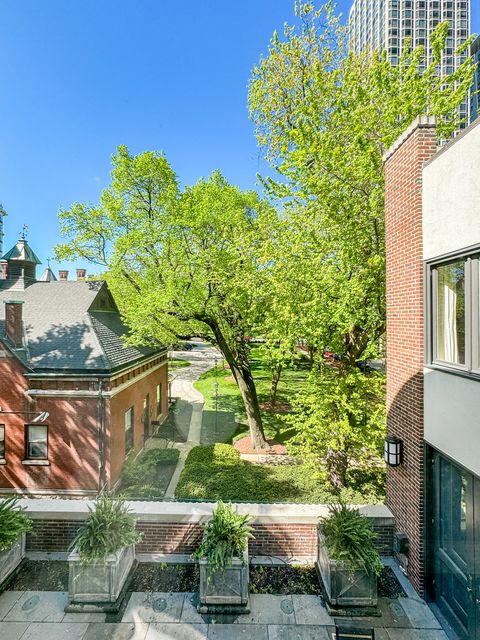 Tiny photo for 1524 N Astor Street, Chicago, IL 60610 (MLS # 12578948)