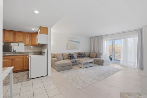 Tiny photo for 100 Deborah Lane #B26, Wheeling, IL 60090 (MLS # 12587194)