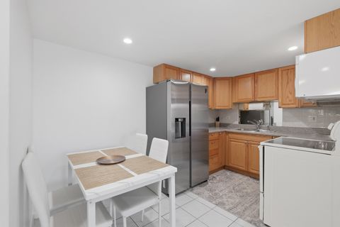 Tiny photo for 100 Deborah Lane #B26, Wheeling, IL 60090 (MLS # 12587194)
