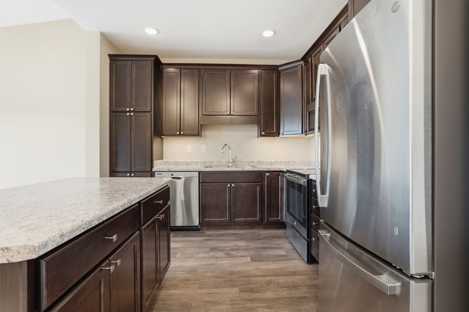 2592 Middle Road 317