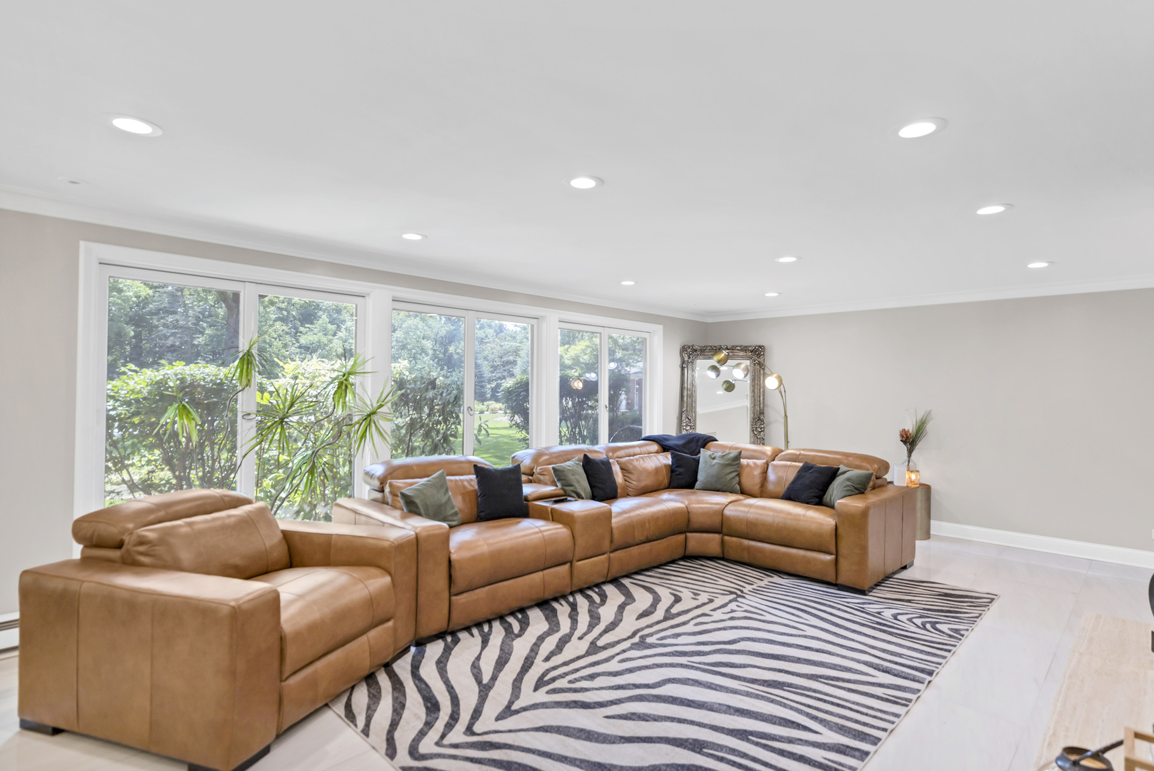 370 Oakwood Court