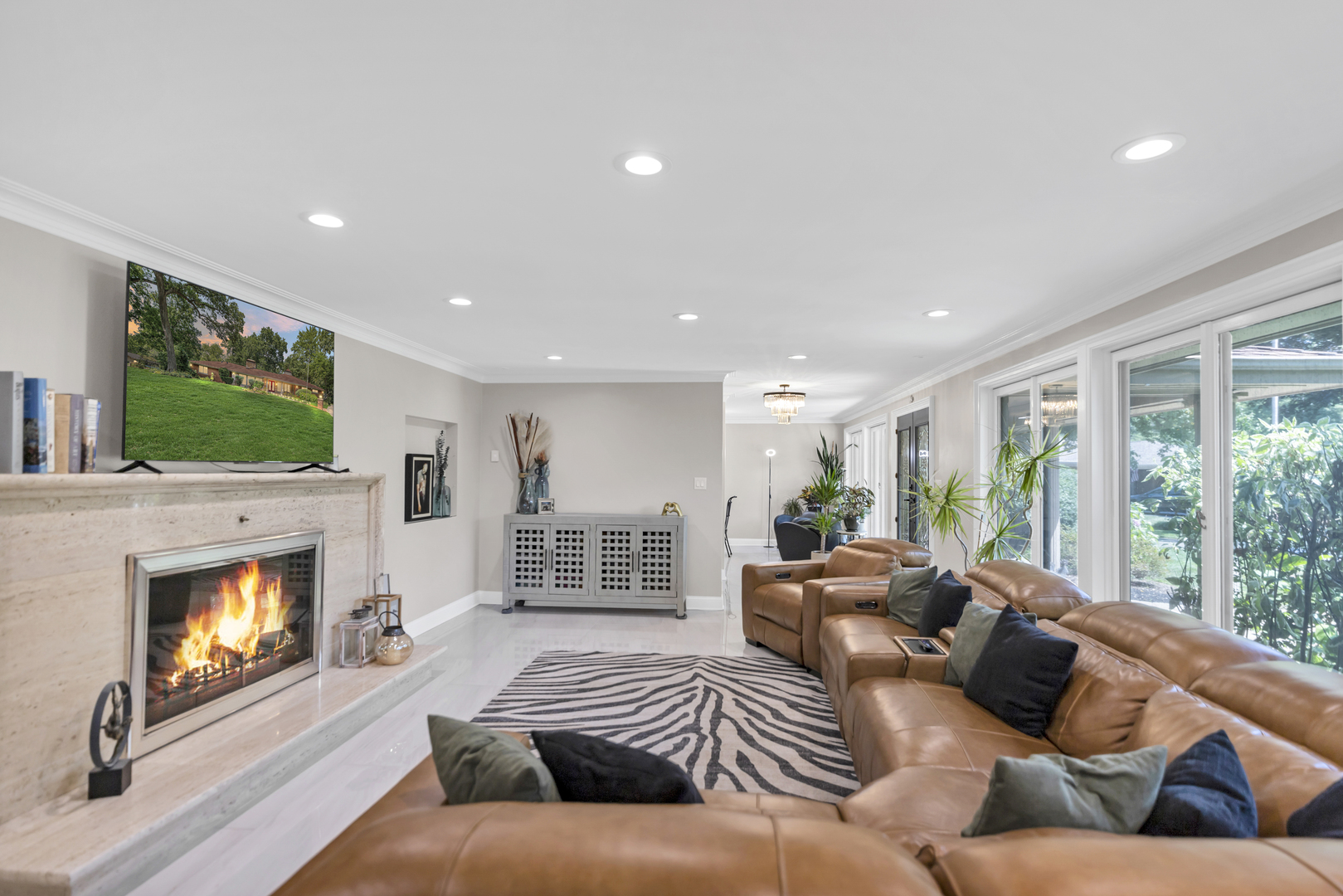 370 Oakwood Court