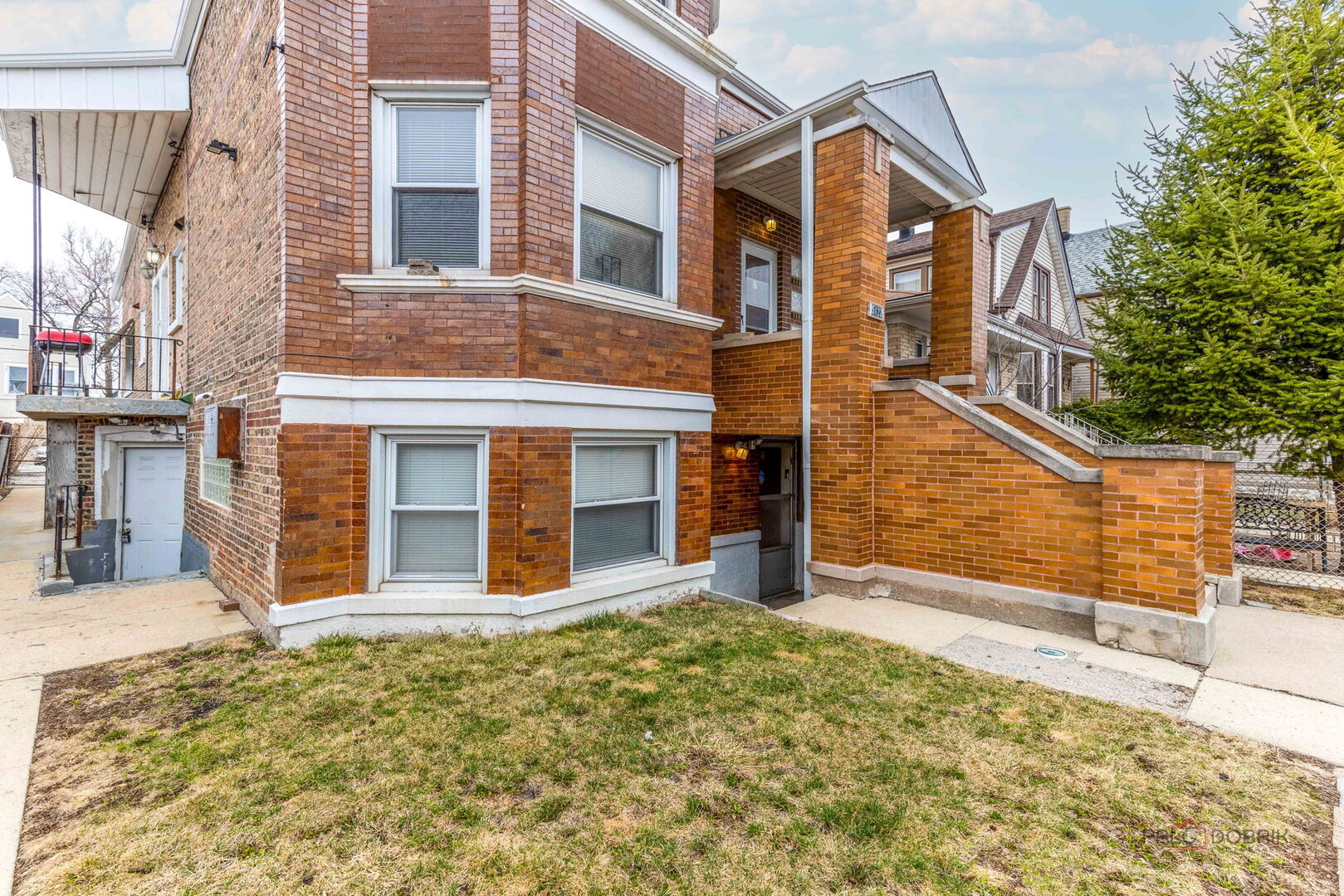 5122 W 30th Place