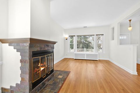 Tiny photo for 7425 N California Avenue, Chicago, IL 60645 (MLS # 12538494)