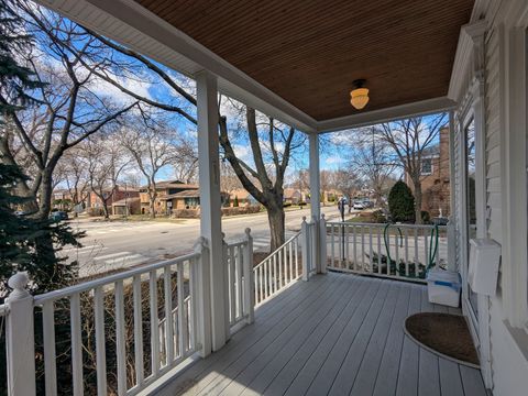 Tiny photo for 7425 N California Avenue, Chicago, IL 60645 (MLS # 12538494)