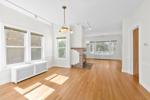 Tiny photo for 7425 N California Avenue, Chicago, IL 60645 (MLS # 12538494)