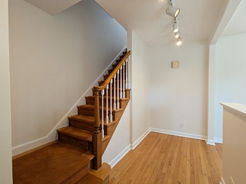 Tiny photo for 7425 N California Avenue, Chicago, IL 60645 (MLS # 12538494)