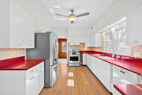 Tiny photo for 7425 N California Avenue, Chicago, IL 60645 (MLS # 12538494)