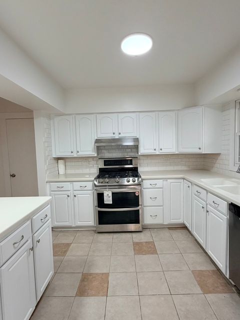 Tiny photo for 160 E Terra Cotta Avenue, Crystal Lake, IL 60014 (MLS # 12506941)