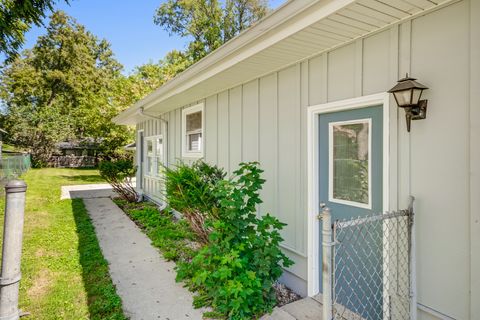 Tiny photo for 160 E Terra Cotta Avenue, Crystal Lake, IL 60014 (MLS # 12506941)