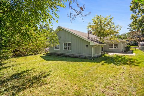 Tiny photo for 160 E Terra Cotta Avenue, Crystal Lake, IL 60014 (MLS # 12506941)