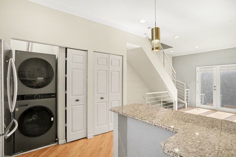 Tiny photo for 2940 N Lakewood Avenue #7, Chicago, IL 60657 (MLS # 12585392)