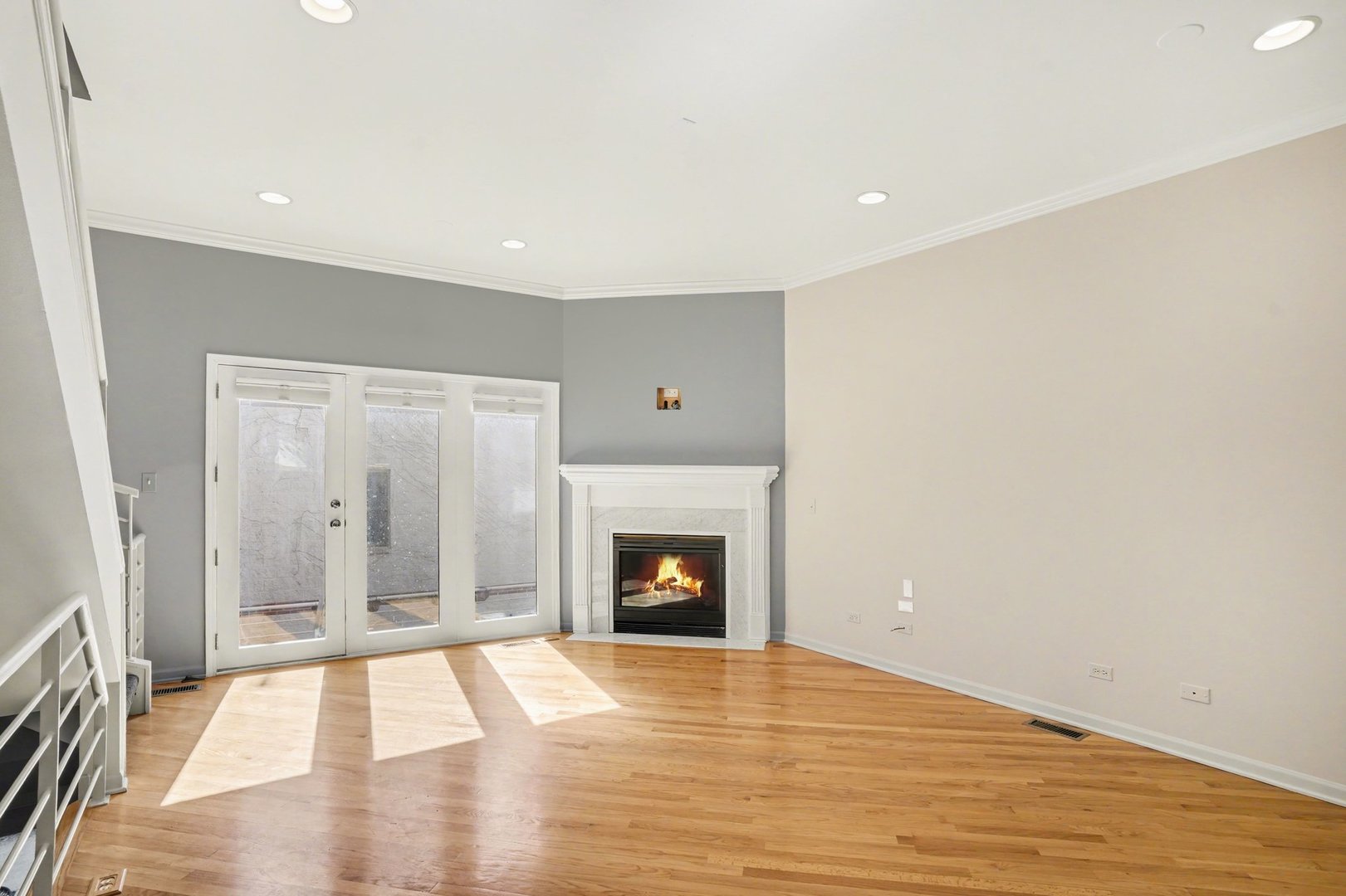 2940 N Lakewood Avenue 7