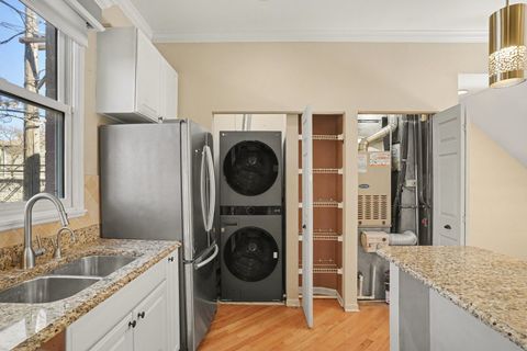 Tiny photo for 2940 N Lakewood Avenue #7, Chicago, IL 60657 (MLS # 12585392)