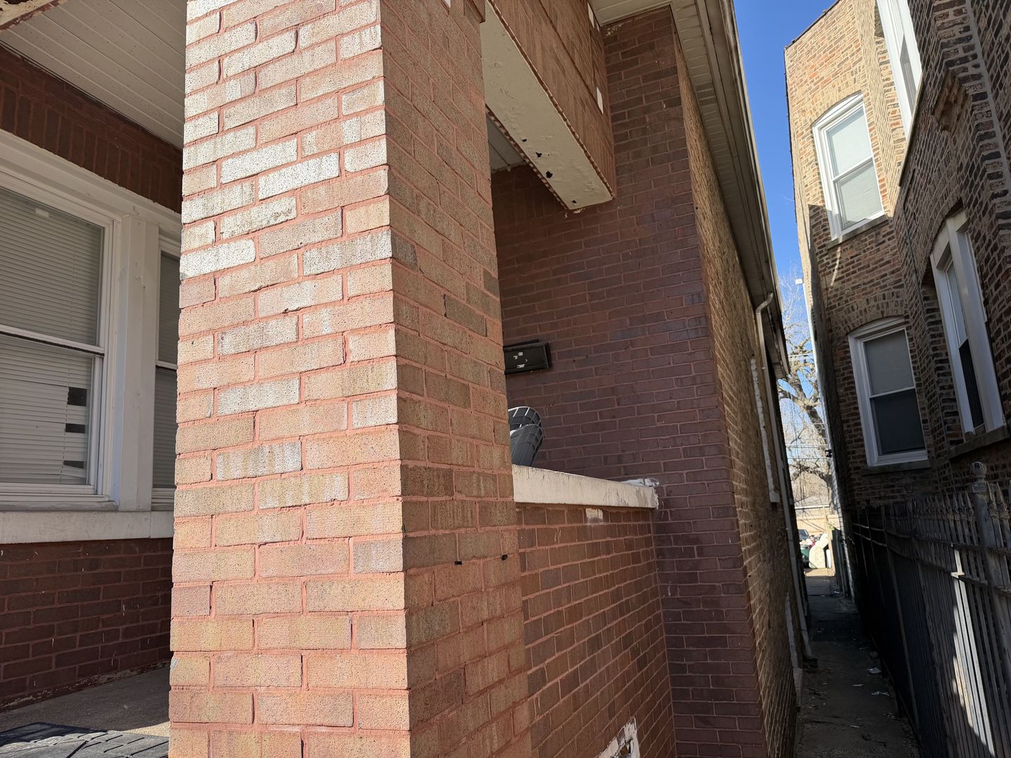 1044 W Marquette Road