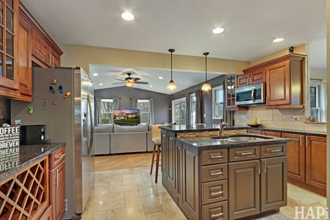 Tiny photo for 725 Buffalo Circle, Carol Stream, IL 60188 (MLS # 12632168)