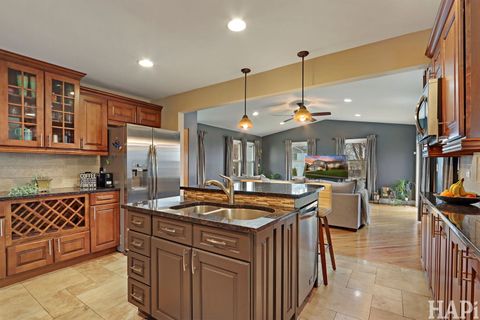 Tiny photo for 725 Buffalo Circle, Carol Stream, IL 60188 (MLS # 12632168)