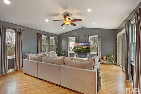 Tiny photo for 725 Buffalo Circle, Carol Stream, IL 60188 (MLS # 12632168)