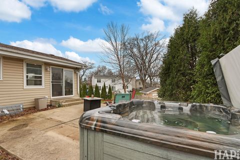 Tiny photo for 725 Buffalo Circle, Carol Stream, IL 60188 (MLS # 12632168)