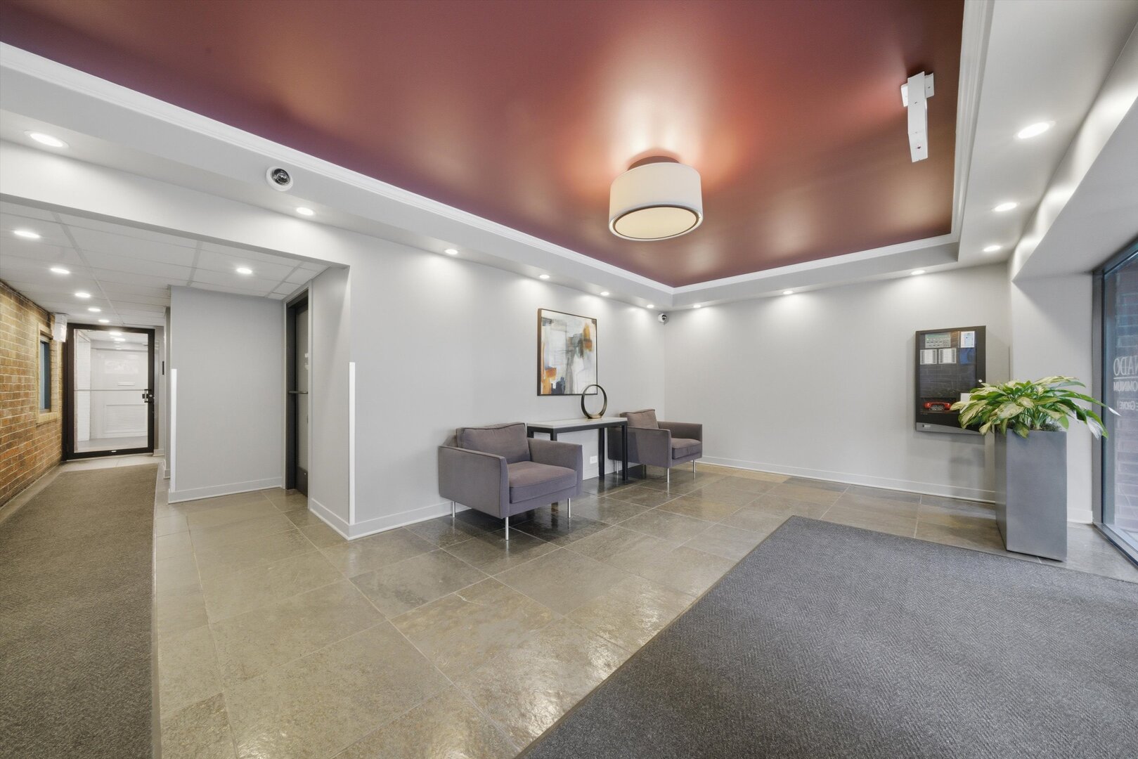 3900 N Pine Grove Avenue 511