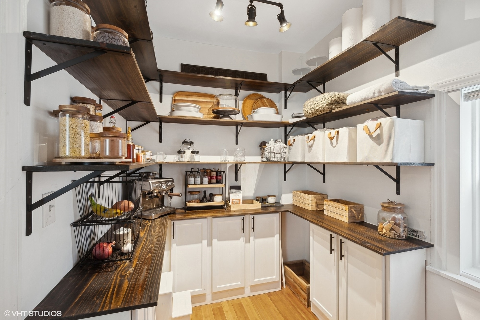 808 W 27th Street