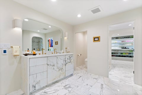 Tiny photo for 106 Oak Ridge Drive, Burr Ridge, IL 60527 (MLS # 12696097)