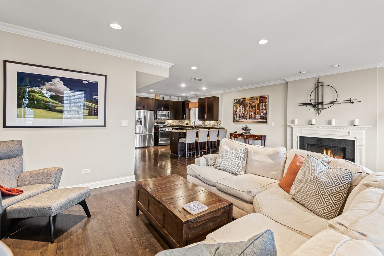 3635 N Wilton Avenue 3