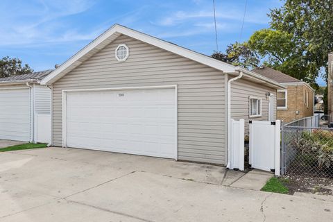 Tiny photo for 2245 Northgate Avenue, North Riverside, IL 60546 (MLS # 12484563)