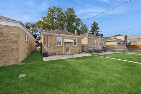 Tiny photo for 2245 Northgate Avenue, North Riverside, IL 60546 (MLS # 12484563)