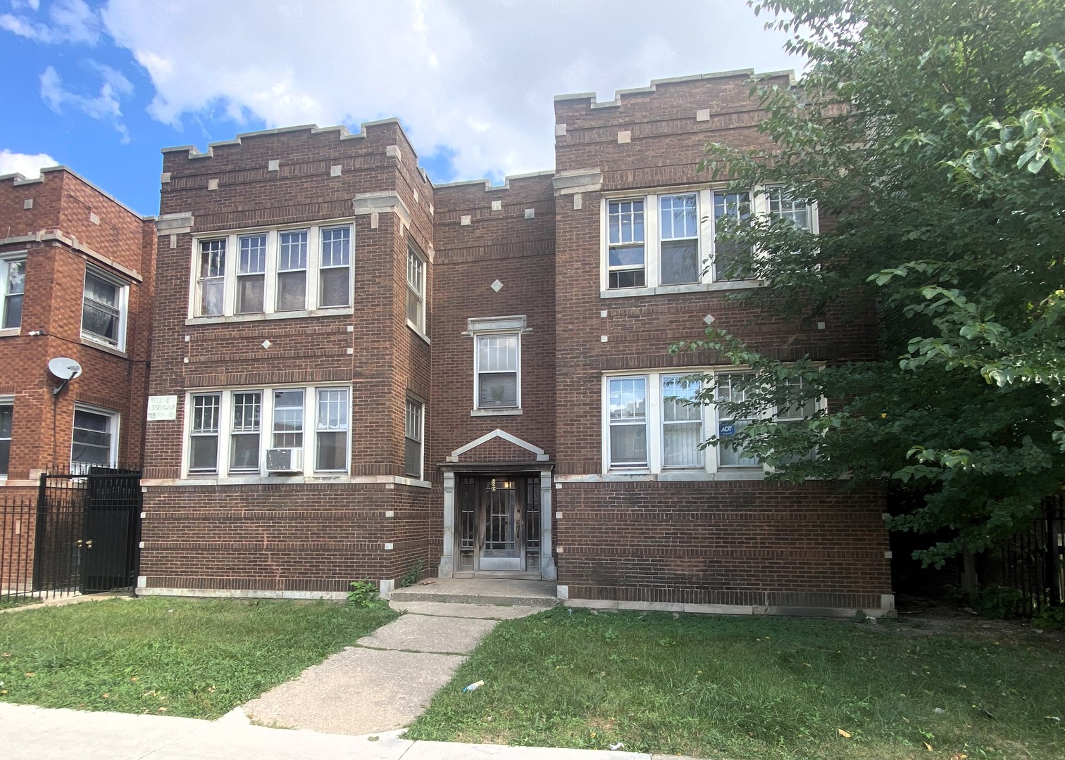 6351 S California Avenue