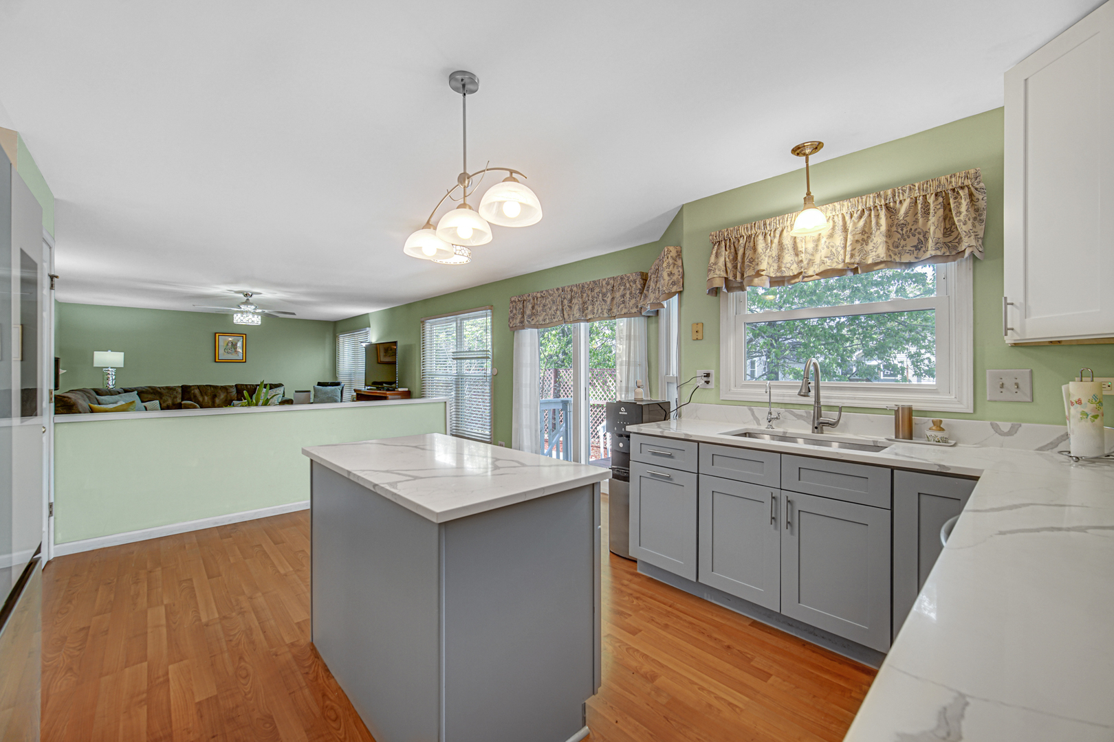 1940 Waverly Lane