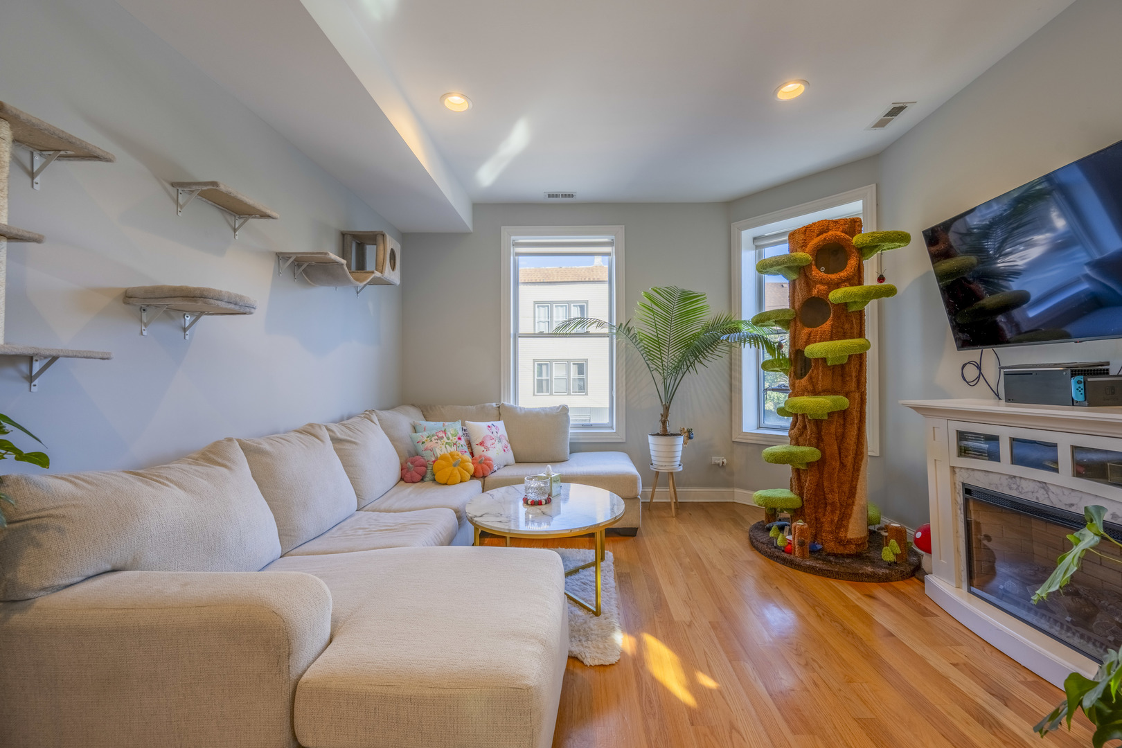 2056 N Damen Avenue 2