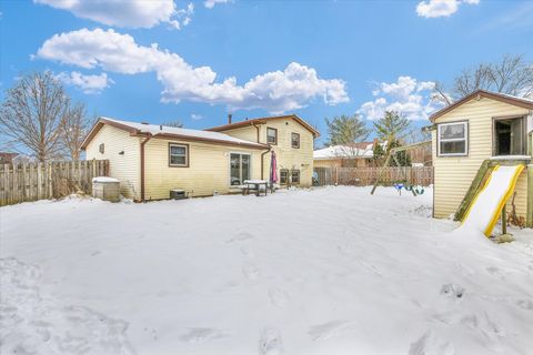 Tiny photo for 308 E Willard Street, Urbana, IL 61801 (MLS # 12516091)