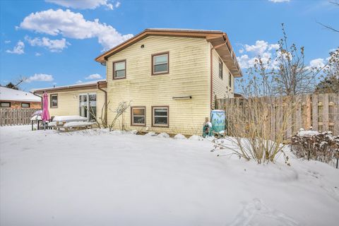 Tiny photo for 308 E Willard Street, Urbana, IL 61801 (MLS # 12516091)