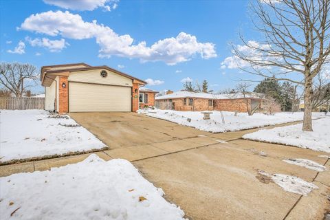 Tiny photo for 308 E Willard Street, Urbana, IL 61801 (MLS # 12516091)