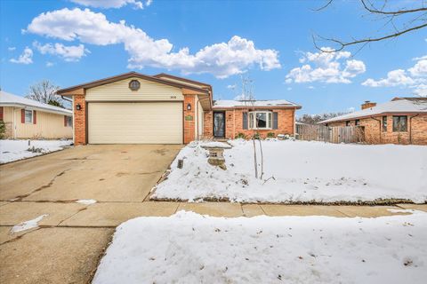 Tiny photo for 308 E Willard Street, Urbana, IL 61801 (MLS # 12516091)