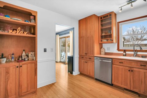 Tiny photo for 308 E Willard Street, Urbana, IL 61801 (MLS # 12516091)