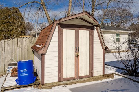 Tiny photo for 926 Stratford Avenue, Rockford, IL 61107 (MLS # 12559391)