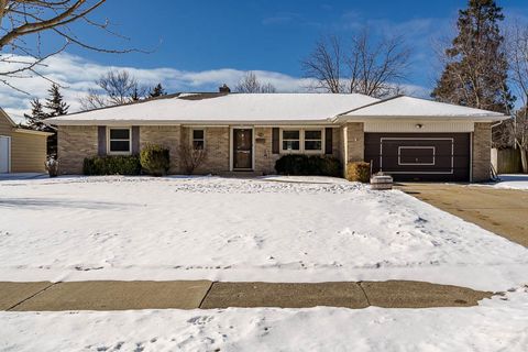 Photo of 926 Stratford Avenue, Rockford, IL 61107 (MLS # 12559391)