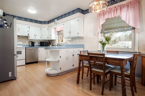 Tiny photo for 926 Stratford Avenue, Rockford, IL 61107 (MLS # 12559391)