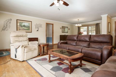 Tiny photo for 926 Stratford Avenue, Rockford, IL 61107 (MLS # 12559391)