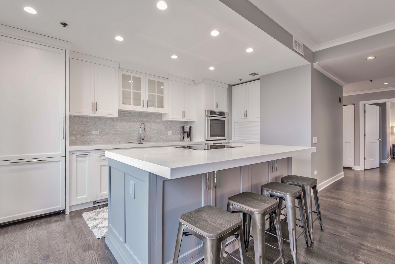 57 E Delaware Place 1605