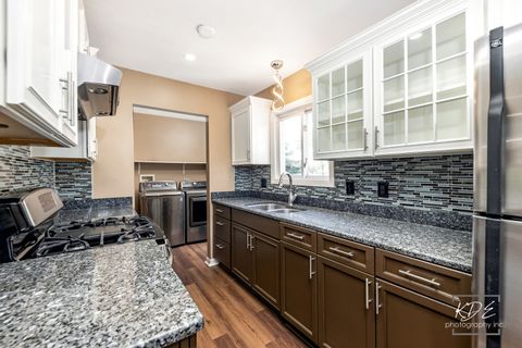 Tiny photo for 113 Cedarwood Avenue, Bolingbrook, IL 60440 (MLS # 12502588)