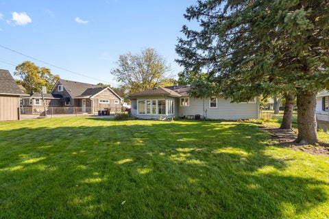 Tiny photo for 9804 Rutherford Avenue, Oak Lawn, IL 60453 (MLS # 12793518)