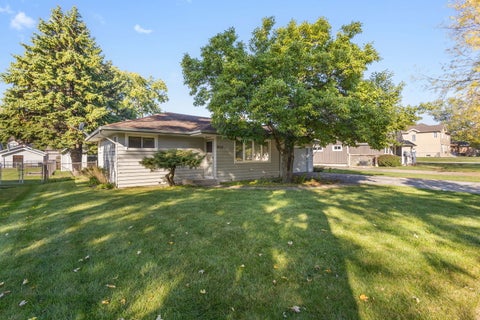 Tiny photo for 9804 Rutherford Avenue, Oak Lawn, IL 60453 (MLS # 12793518)