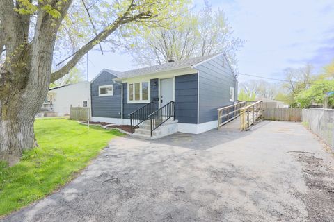Tiny photo for 1733 Ballentine Street, Waukegan, IL 60087 (MLS # 12631891)